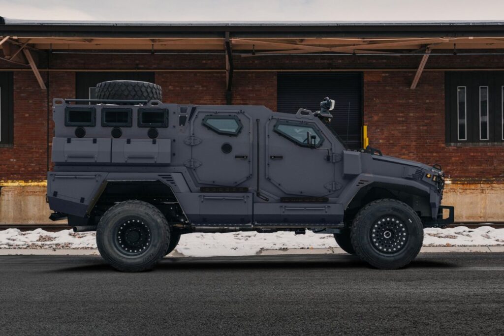 Atlas APC Civilian Edition | Voiture blindée GOAT Tactical Vehicles